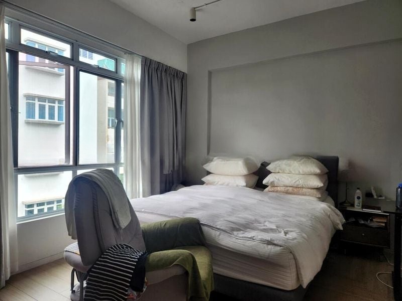 SUNNY PALMS 8