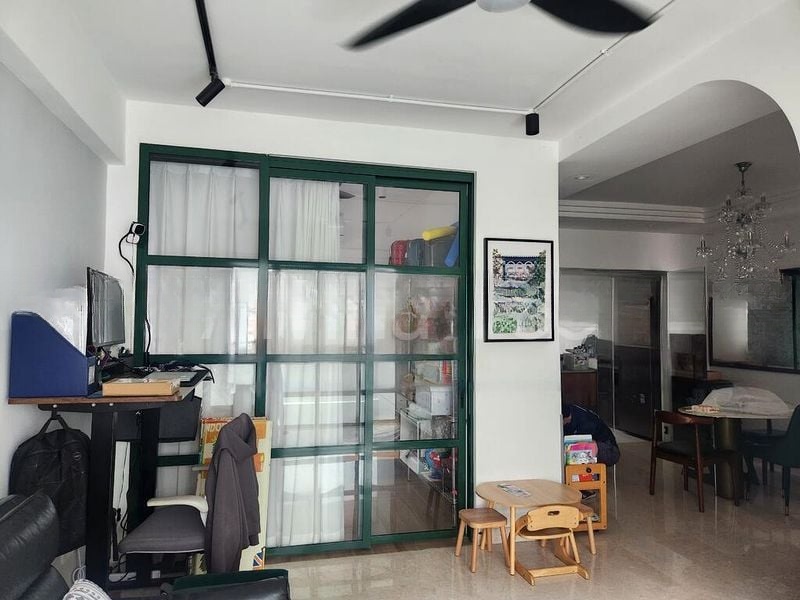 SUNNY PALMS 11