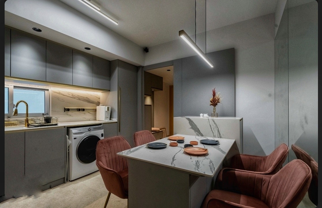 EIGHT RIVERSUITES 12