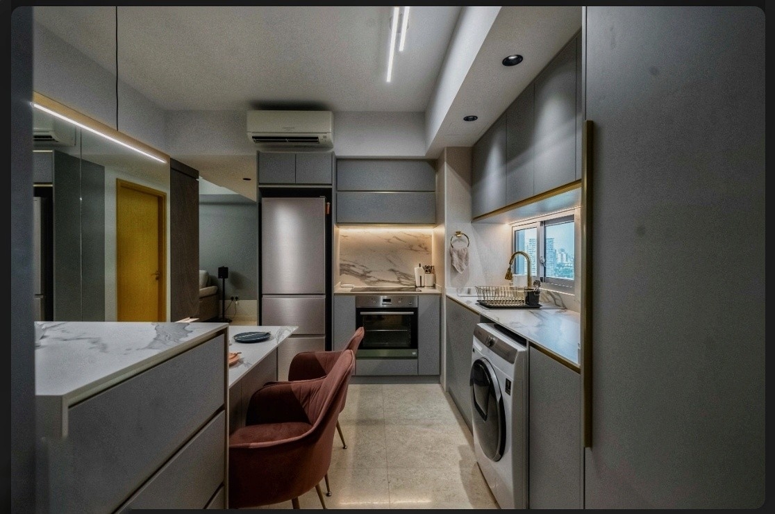 EIGHT RIVERSUITES 17