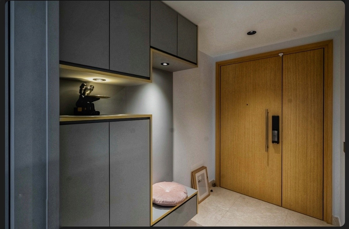 EIGHT RIVERSUITES 18