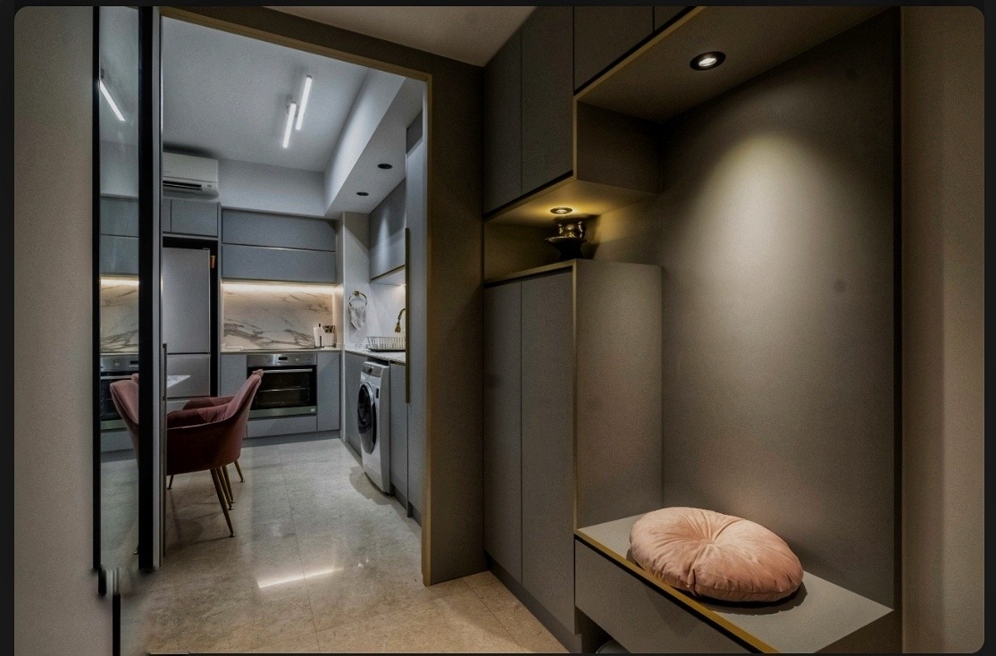 EIGHT RIVERSUITES 20