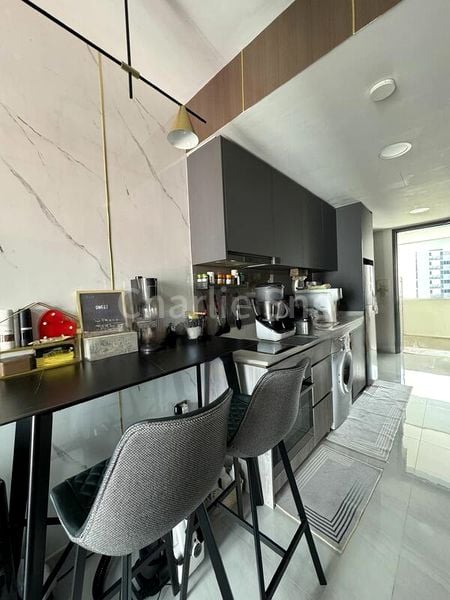 RIVERFRONT RESIDENCES 5