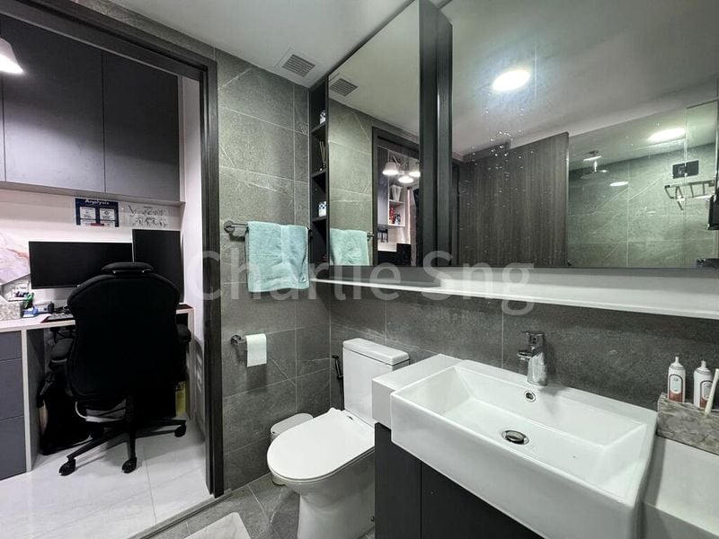 RIVERFRONT RESIDENCES 6