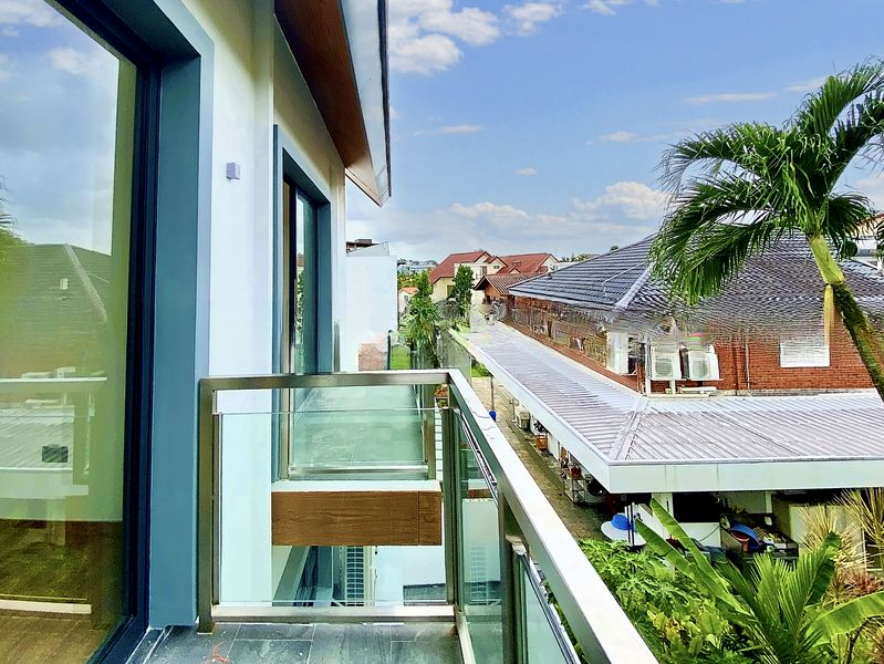 SELETAR HILLS ESTATE 8