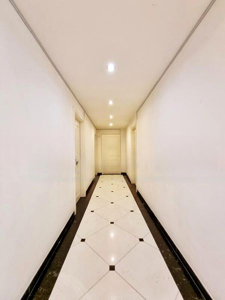 CAIRNHILL PLAZA 8