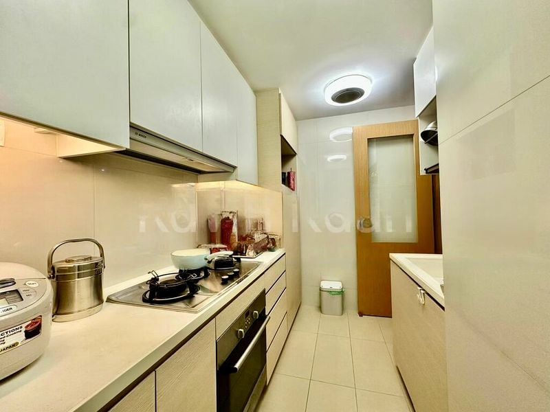 THE TAMPINES TRILLIANT 7