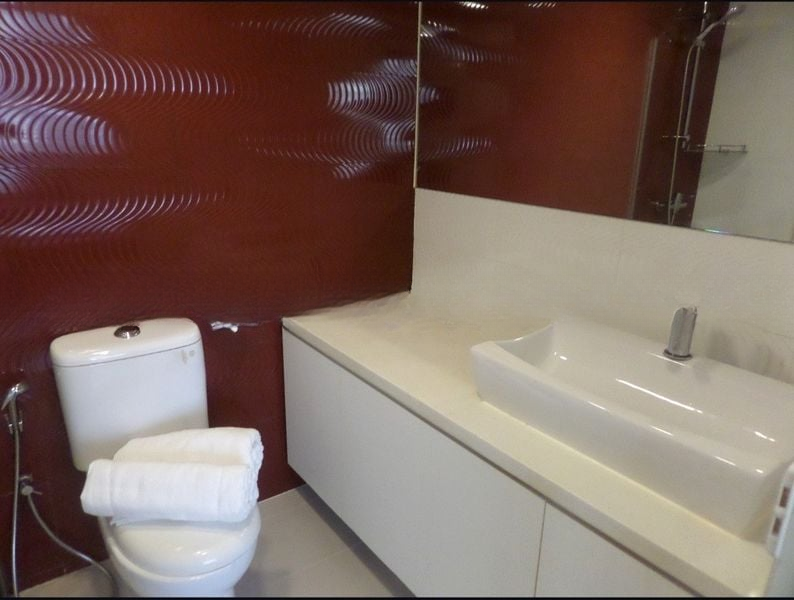 INTERNATIONAL PLAZA 6