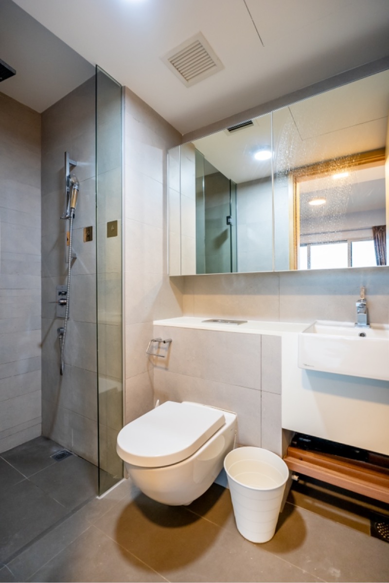 EIGHT RIVERSUITES 14