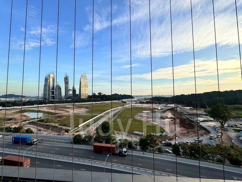 SKYLINE RESIDENCES 13