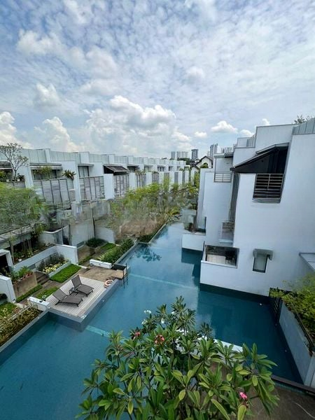 GOLDHILL GARDENS 10