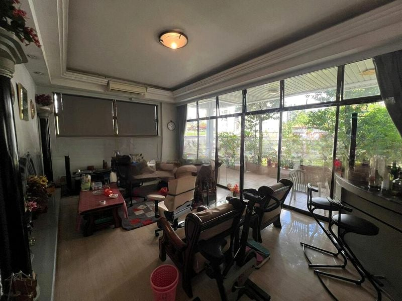 KENSINGTON PARK CONDOMINIUM 10