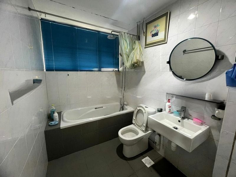 KENSINGTON PARK CONDOMINIUM 7