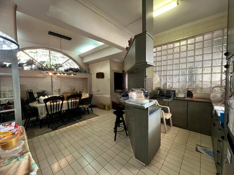 KENSINGTON PARK CONDOMINIUM 4