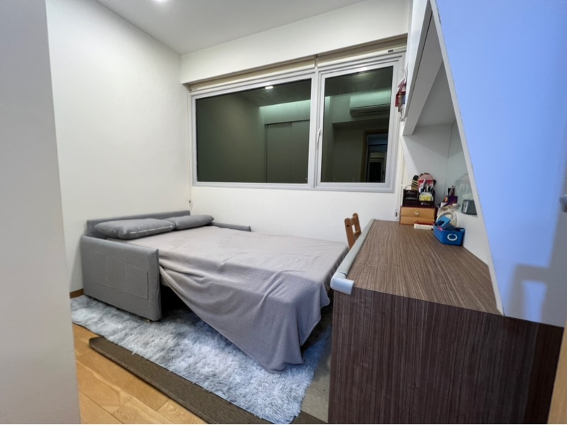 EIGHT RIVERSUITES 11