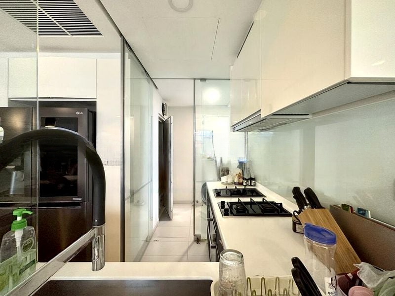 VISTA RESIDENCES 6