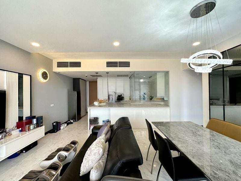 VISTA RESIDENCES 12