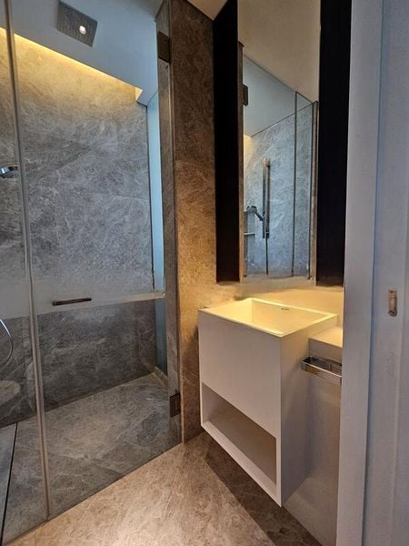 THE MARQ ON PATERSON HILL 8