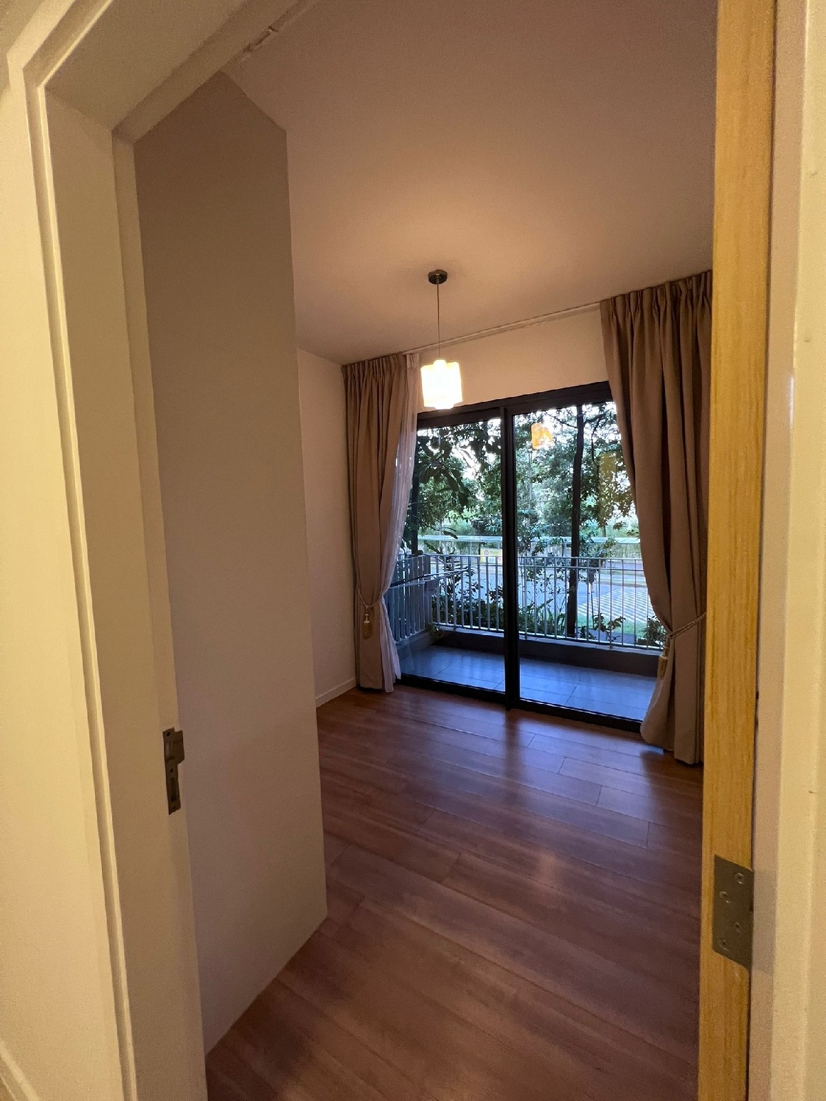 THE LAKEFRONT RESIDENCES 11