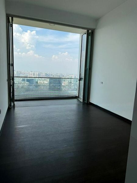 KALLANG RIVERSIDE 12
