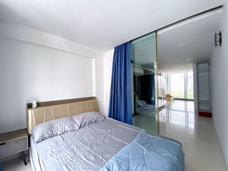 TWO8ONE STUDIO 4