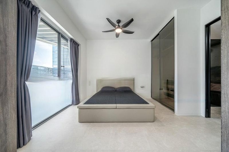 THE REEF AT KING'S DOCK 6