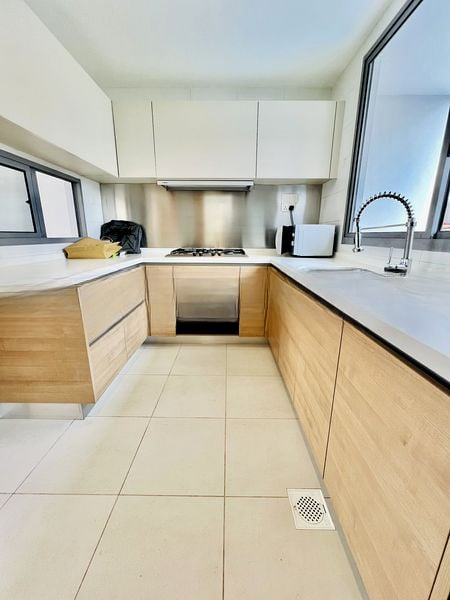 WATERFORD RESIDENCE 5
