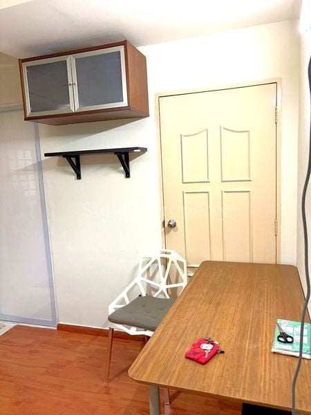 HOLLYWOOD APARTMENTS 2