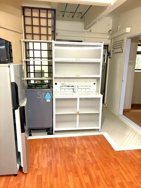 HOLLYWOOD APARTMENTS 4