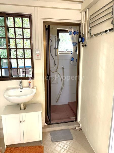 HOLLYWOOD APARTMENTS 6