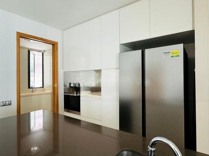 THE LINCOLN RESIDENCES 3