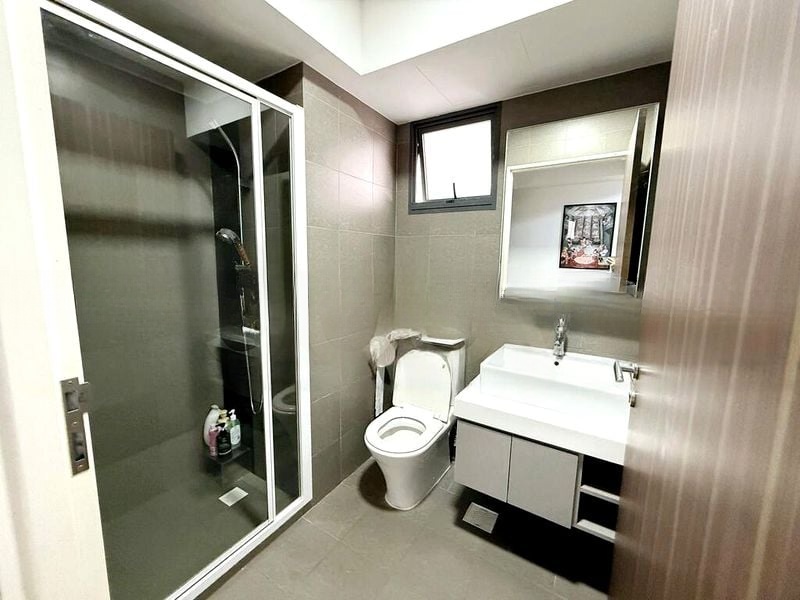 BEDOK RESERVOIR CRES 6