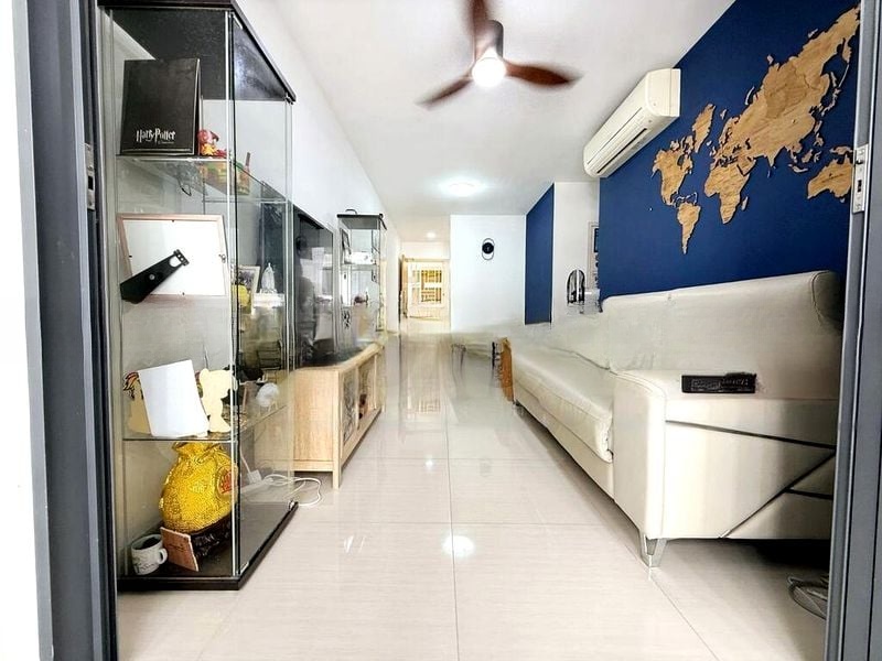 BEDOK RESERVOIR CRES 10