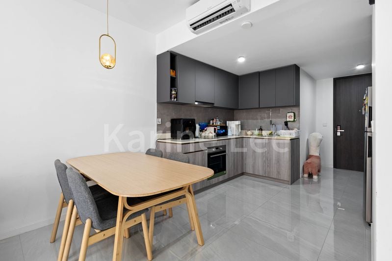 RIVERFRONT RESIDENCES 3