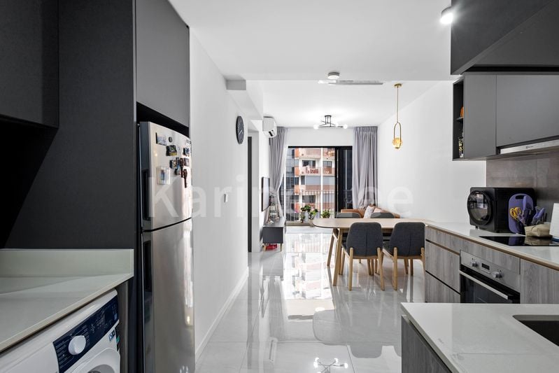 RIVERFRONT RESIDENCES 4