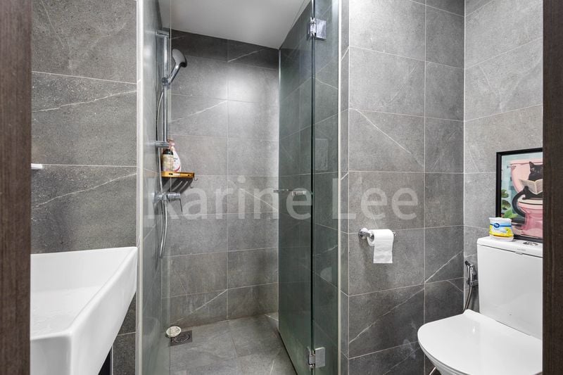 RIVERFRONT RESIDENCES 9