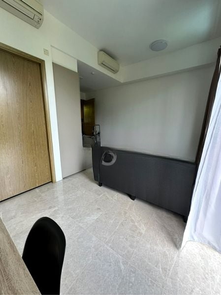 THE ENCLAVE . HOLLAND 4