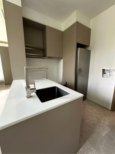 THE ENCLAVE . HOLLAND 7