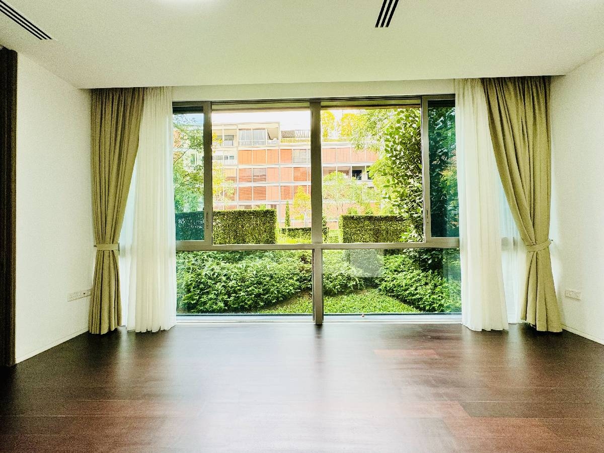 MEYERHOUSE 24