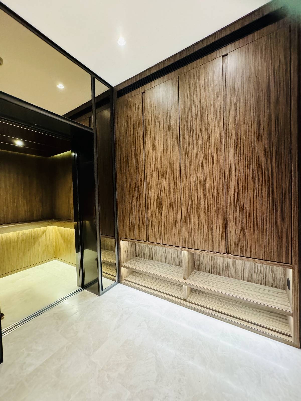 MEYERHOUSE 26