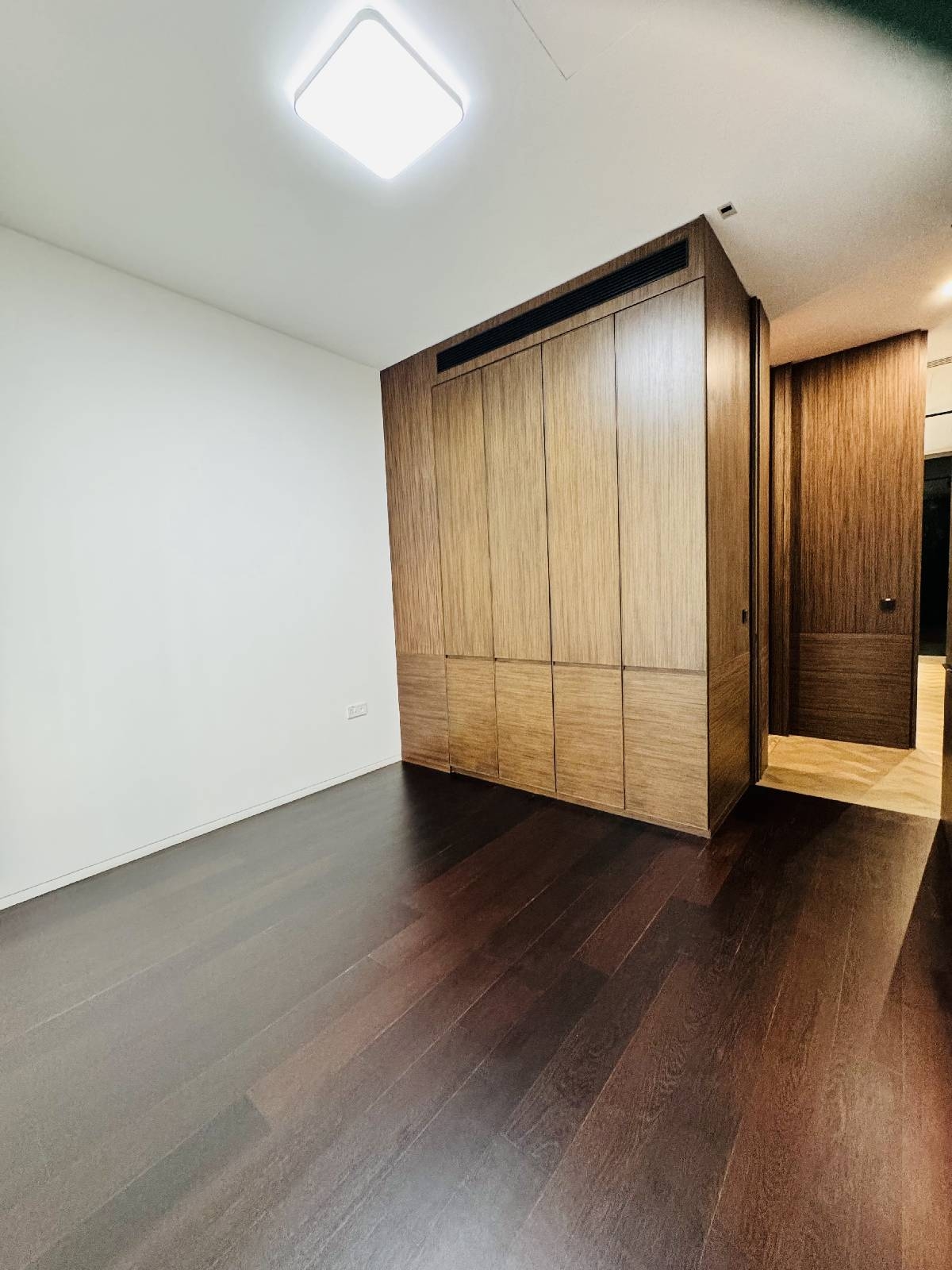 MEYERHOUSE 32