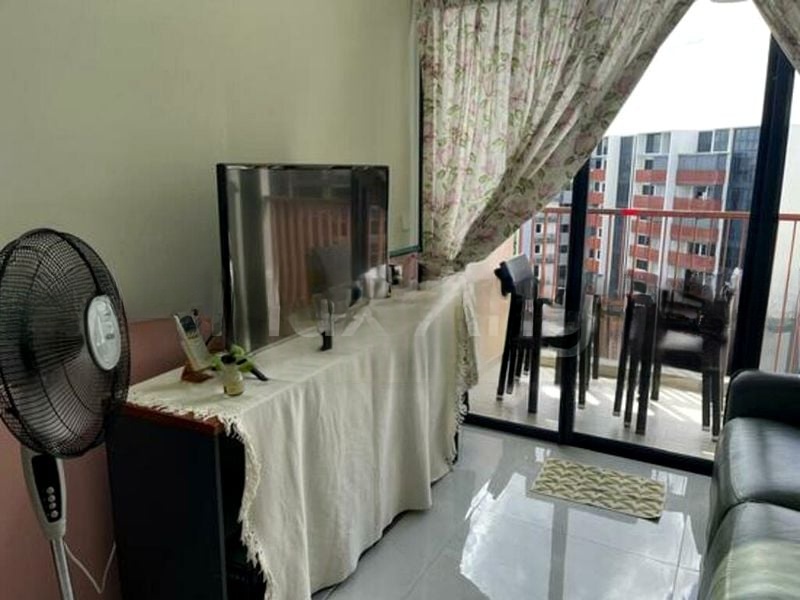 RIVERFRONT RESIDENCES 8