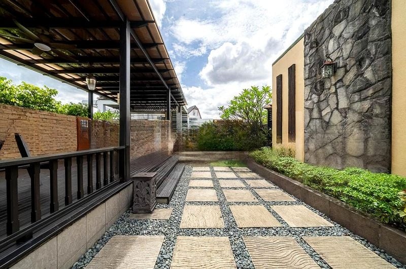 RIVIERA RESIDENCES 10