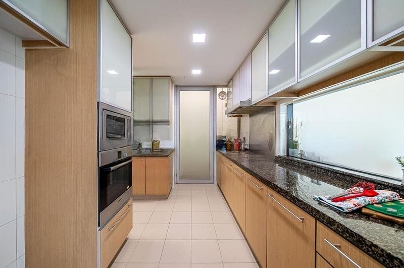 RIVIERA RESIDENCES 6