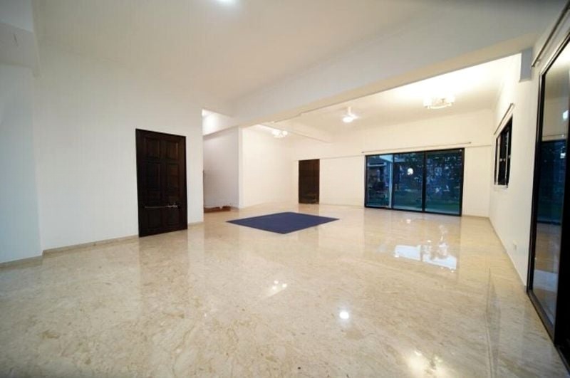 PARRY COURT 8