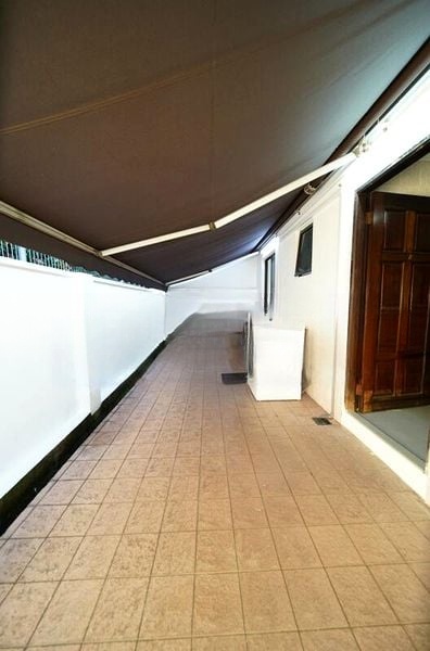 PARRY COURT 10