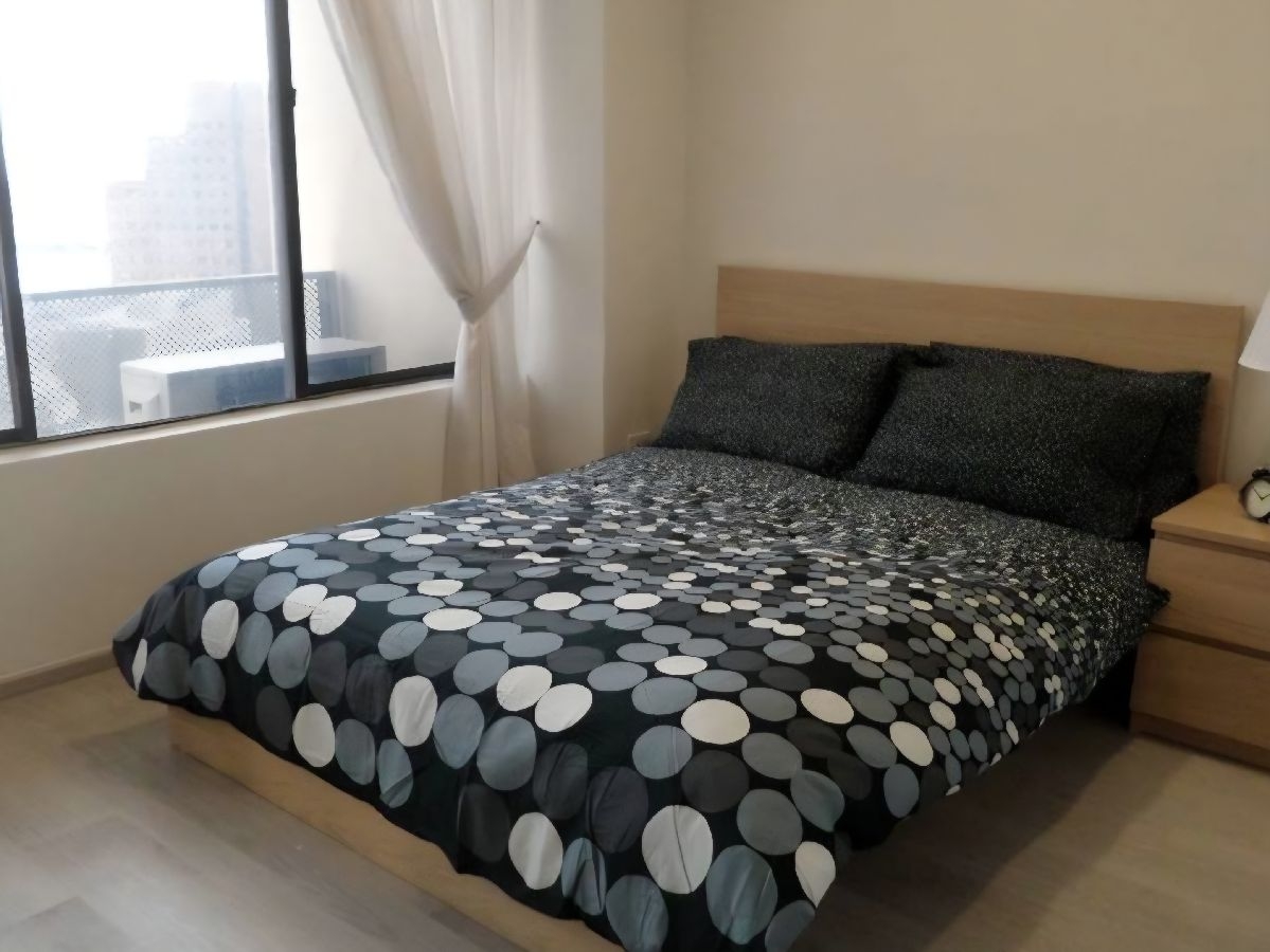 INTERNATIONAL PLAZA 11