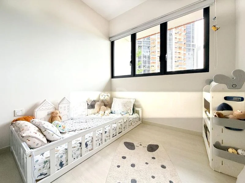 RIVERFRONT RESIDENCES 6