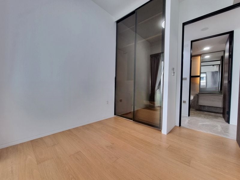 THE REEF AT KING'S DOCK 13