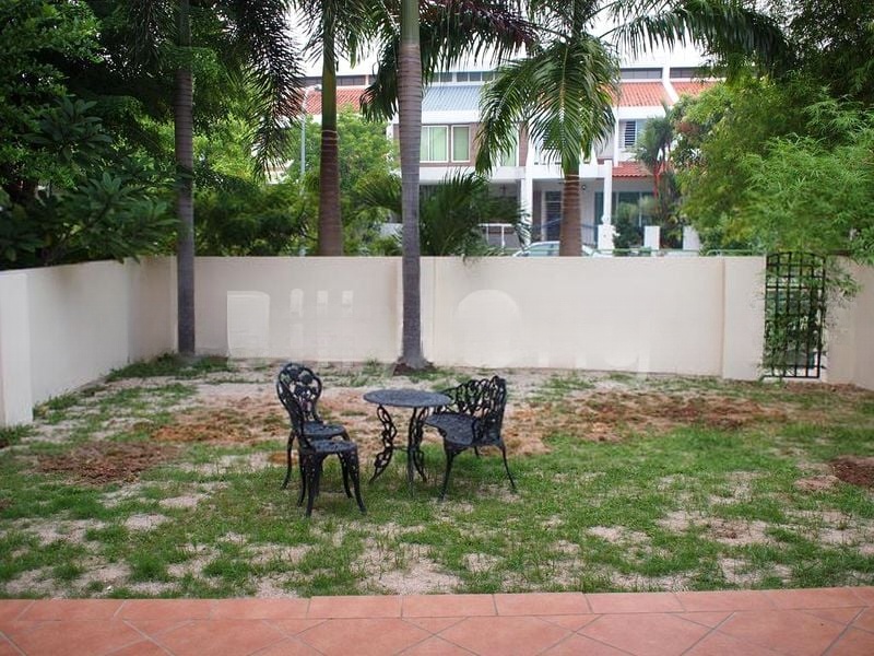 BEDOK PESARI 8